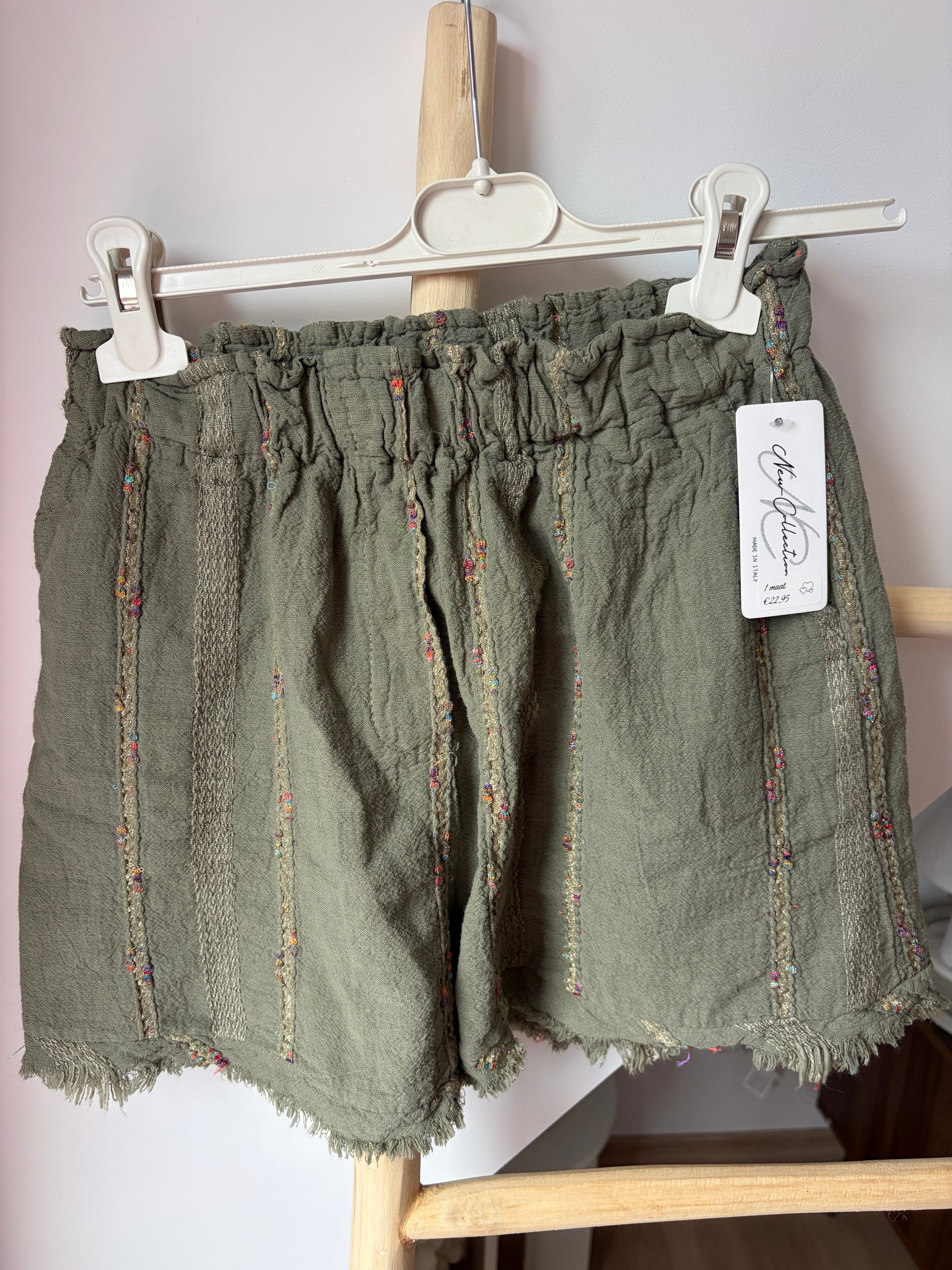 Short Dorine